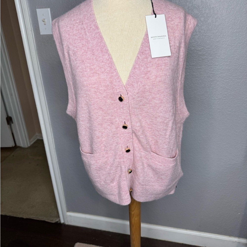 Pink‎ Button-Up Vest